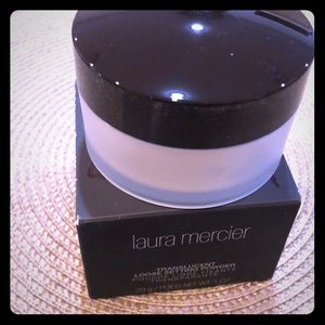 Laura Mercier translucent setting powder